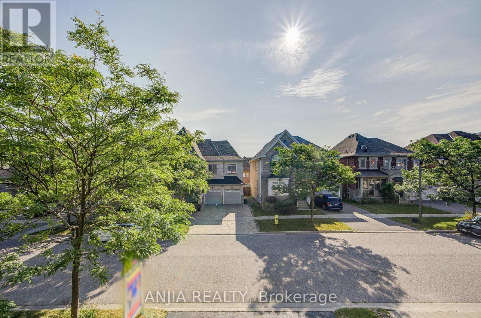 Photo 22 of 198 Kentland Street, Markham ON