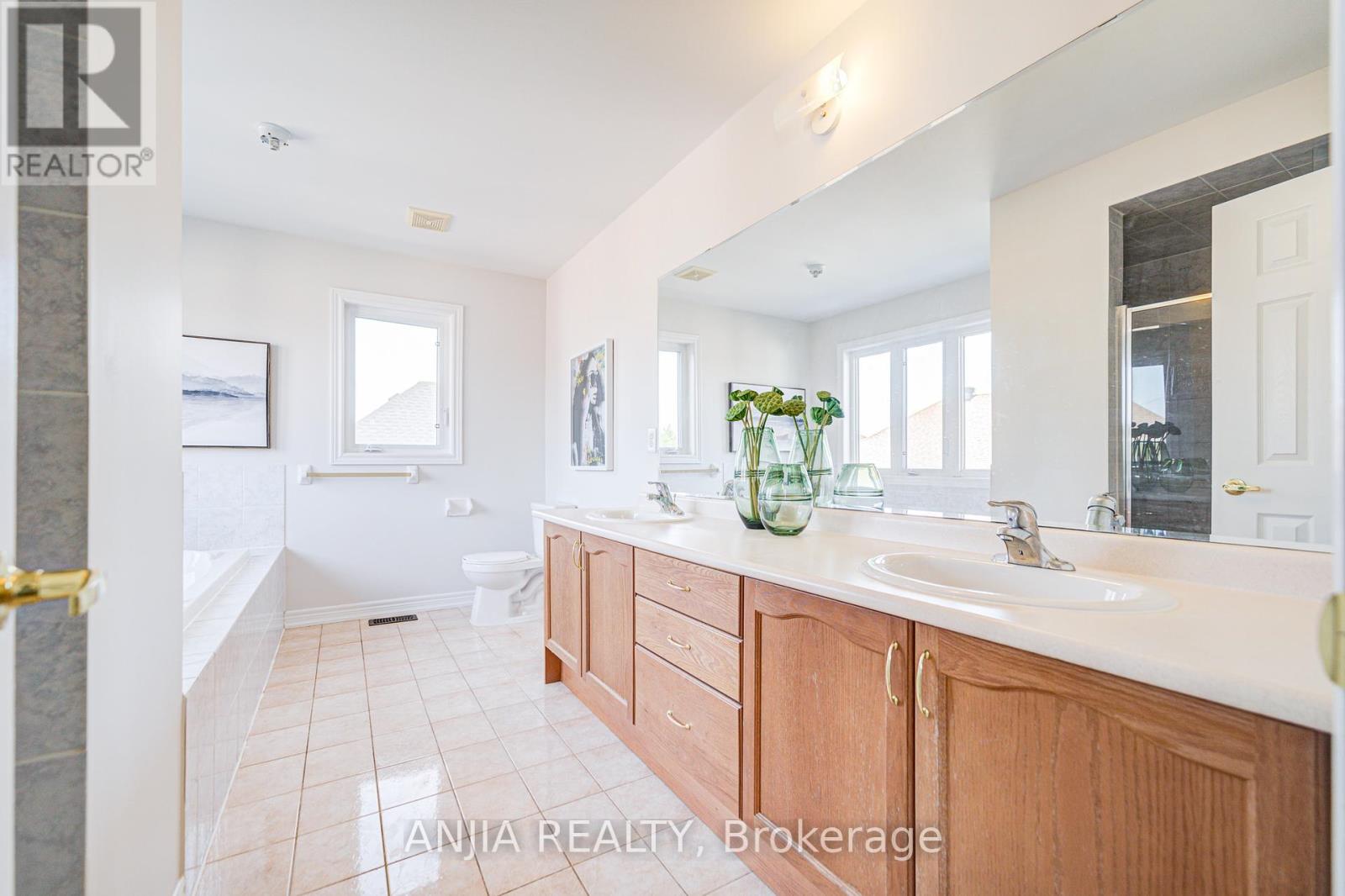 Photo 28 of 198 Kentland Street, Markham ON