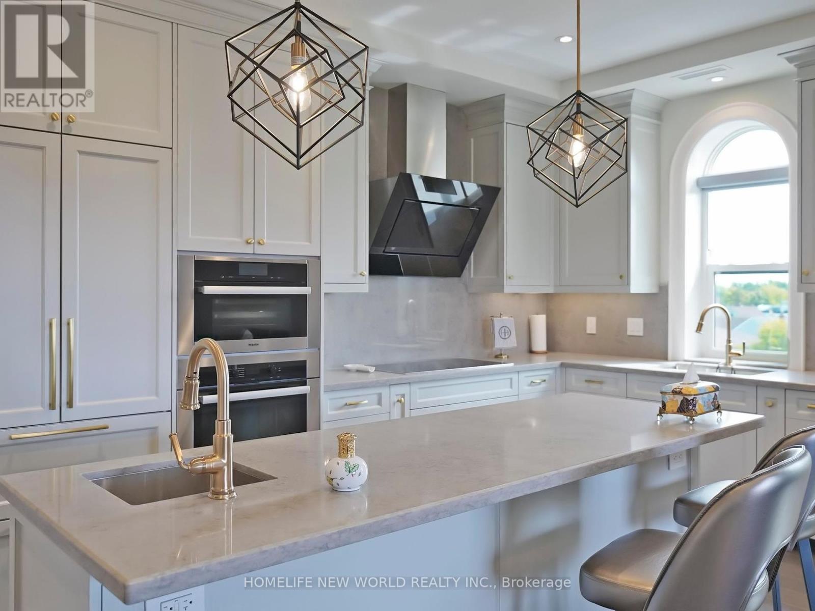 Photo 11 of 401 208 Main St Unionville, Markham ON