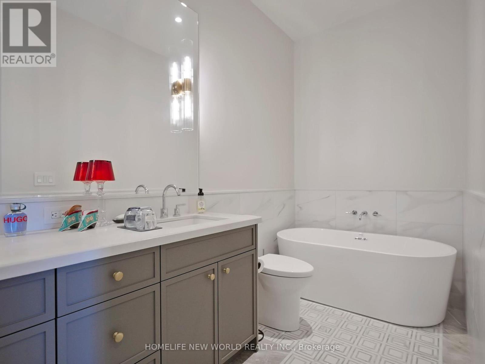 Photo 15 of 401 208 Main St Unionville, Markham ON