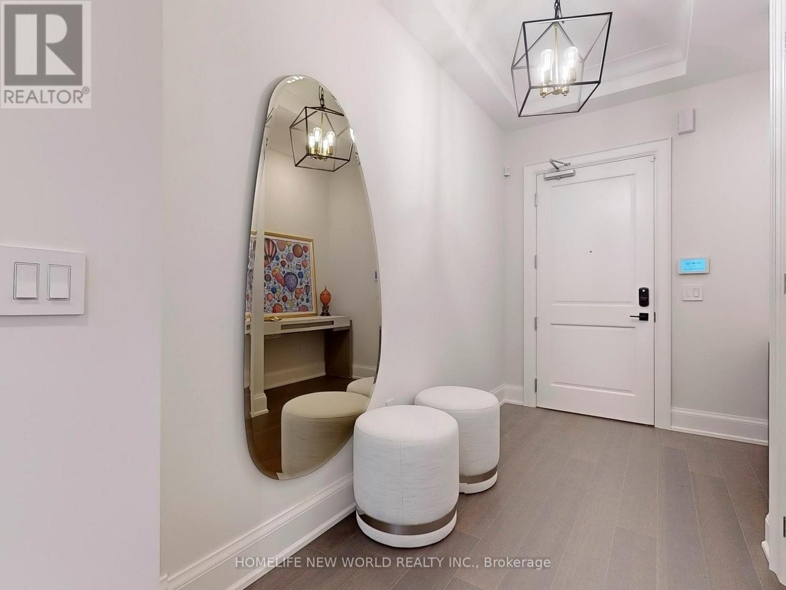 Photo 2 of 401 208 Main St Unionville, Markham ON