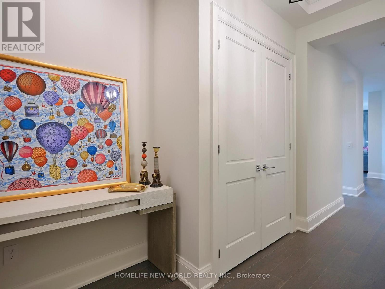 Photo 3 of 401 208 Main St Unionville, Markham ON