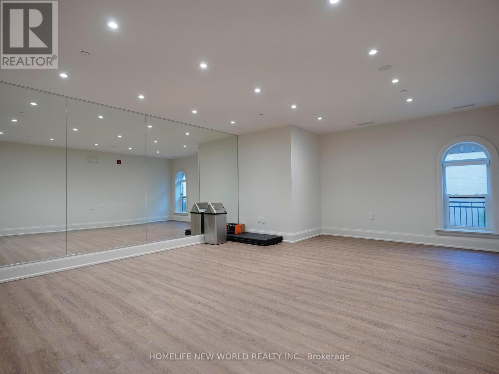 Photo 31 of 401 208 Main St Unionville, Markham ON