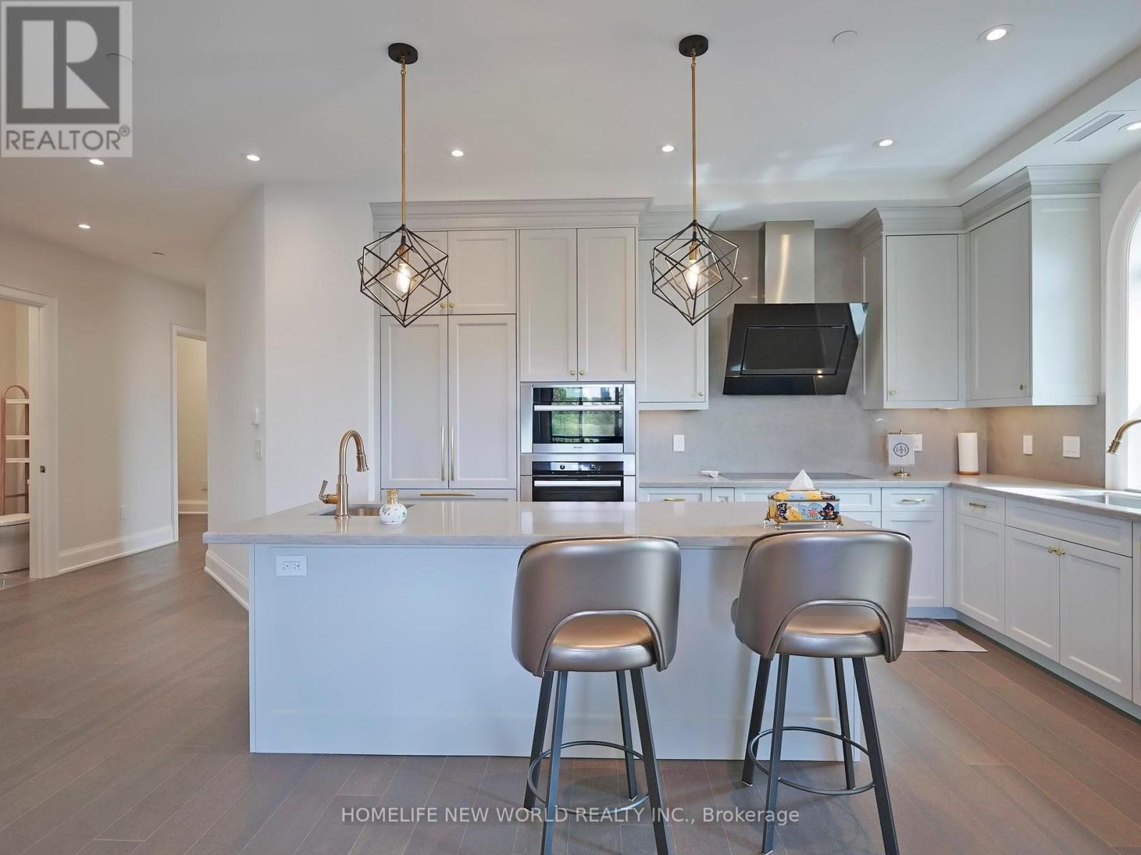 Photo 8 of 401 208 Main St Unionville, Markham ON
