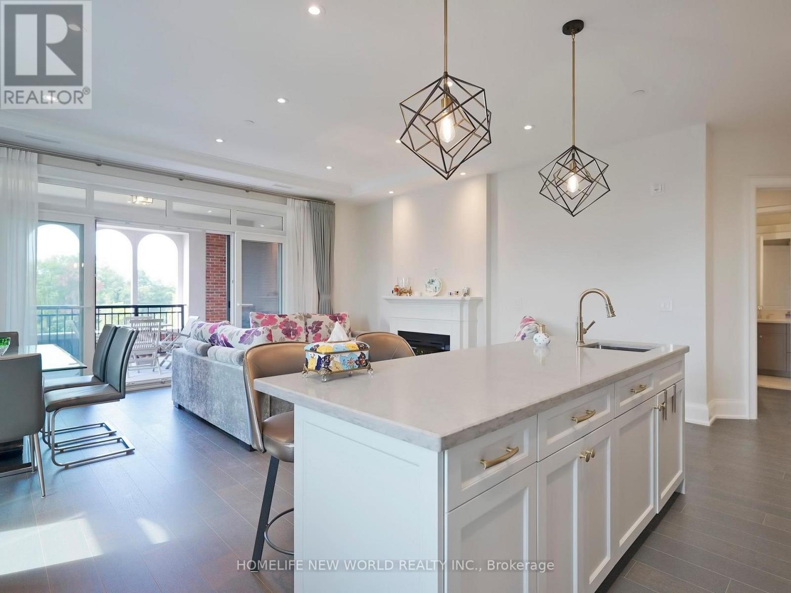 Photo 9 of 401 208 Main St Unionville, Markham ON