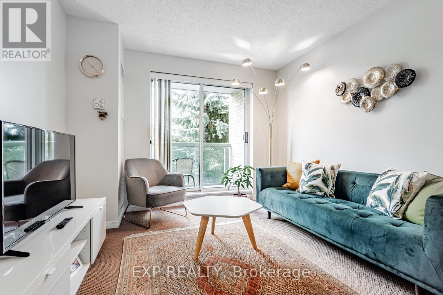 Photo 12 of 308 3 Ellesmere Street, Richmond Hill ON