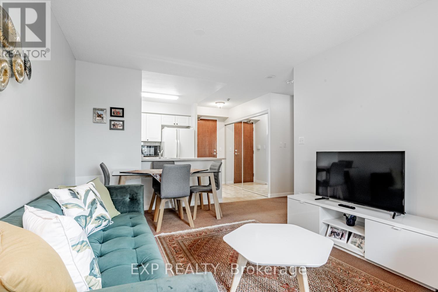 Photo 14 of 308 3 Ellesmere Street, Richmond Hill ON