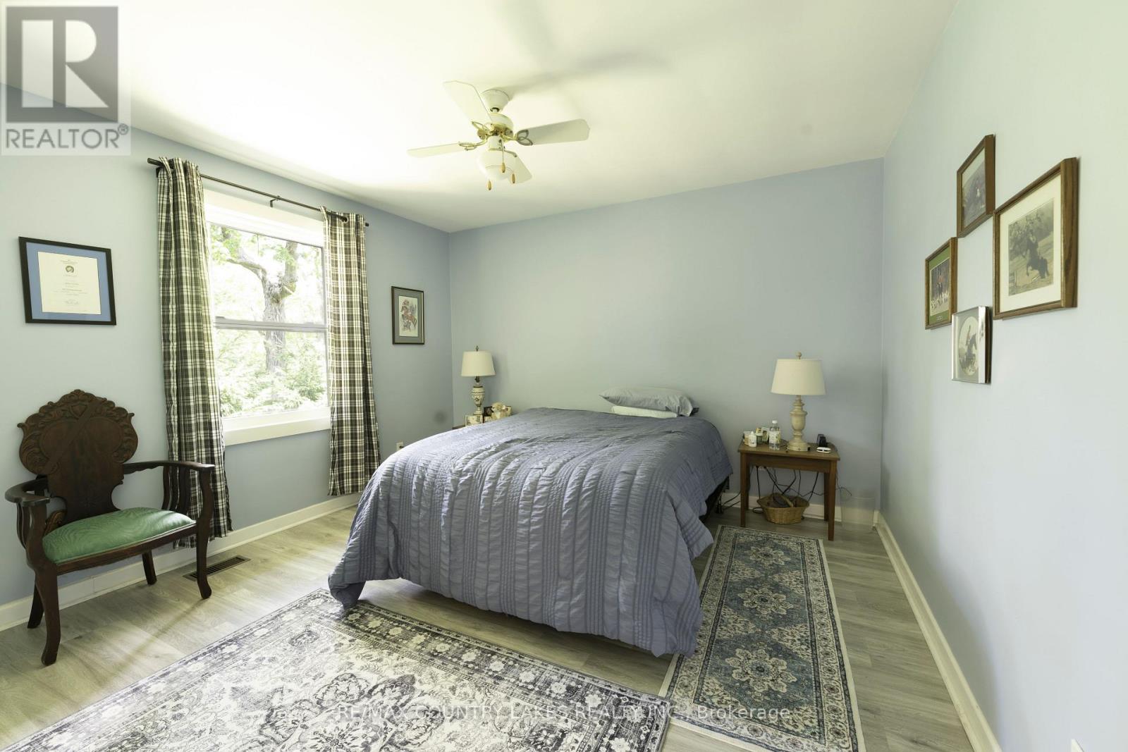 Photo 13 of 94 Laidlaw Street N, Brock ON