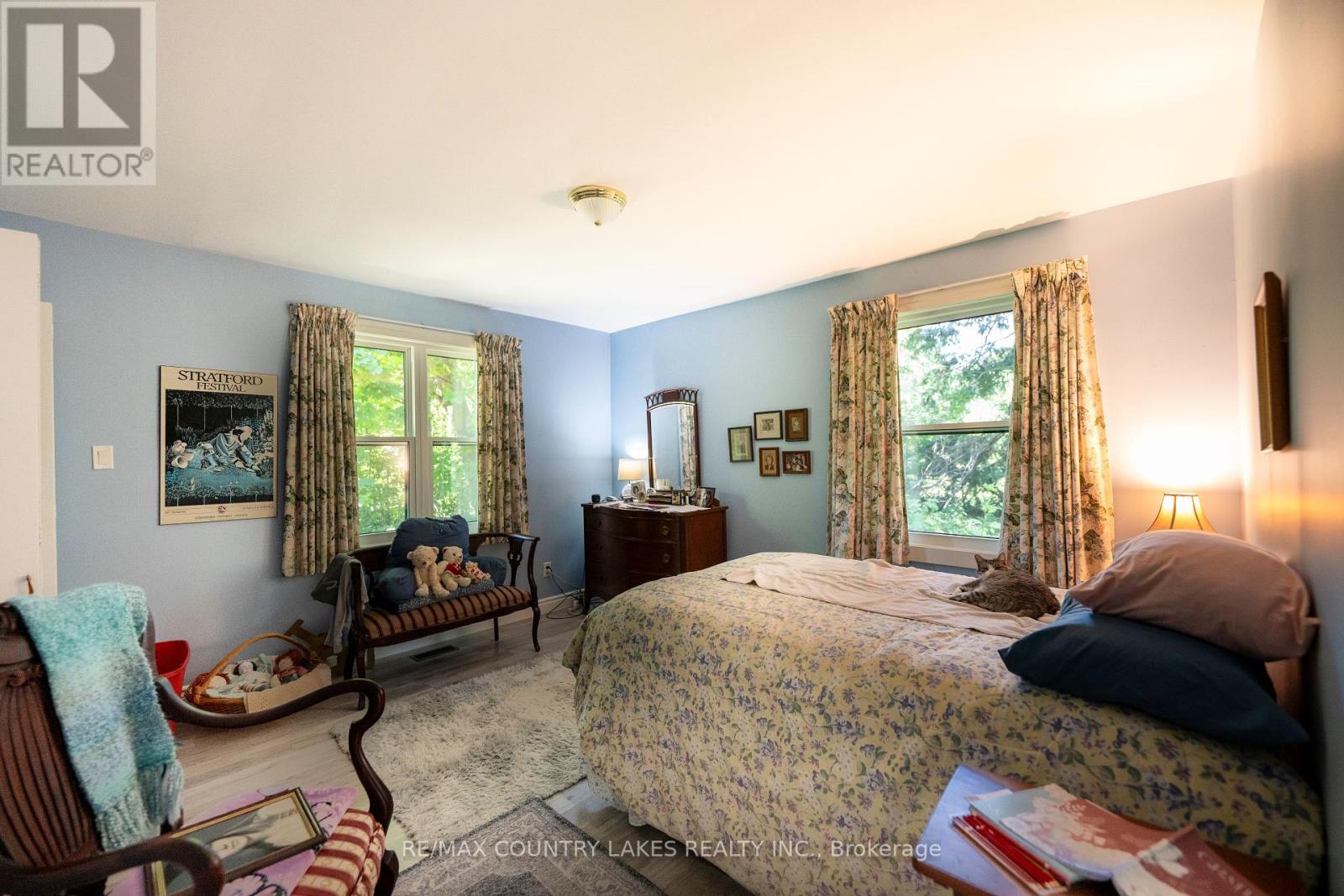 Photo 14 of 94 Laidlaw Street N, Brock ON