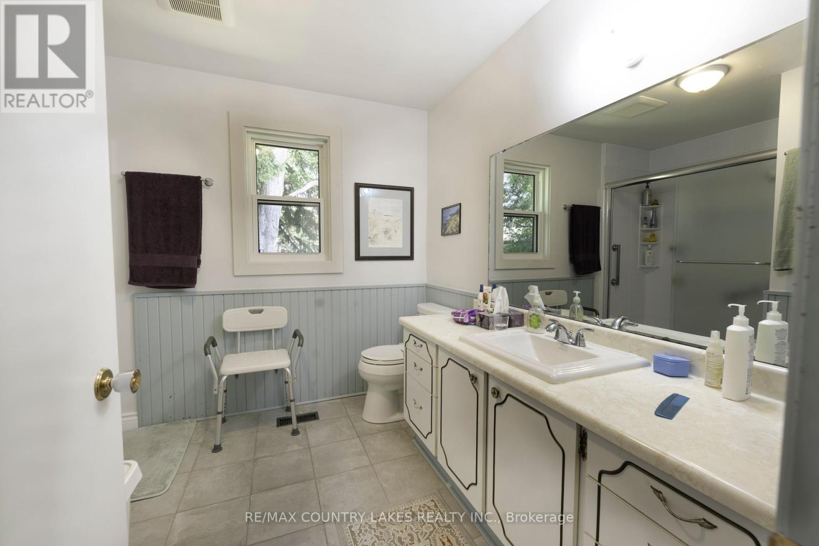 Photo 15 of 94 Laidlaw Street N, Brock ON