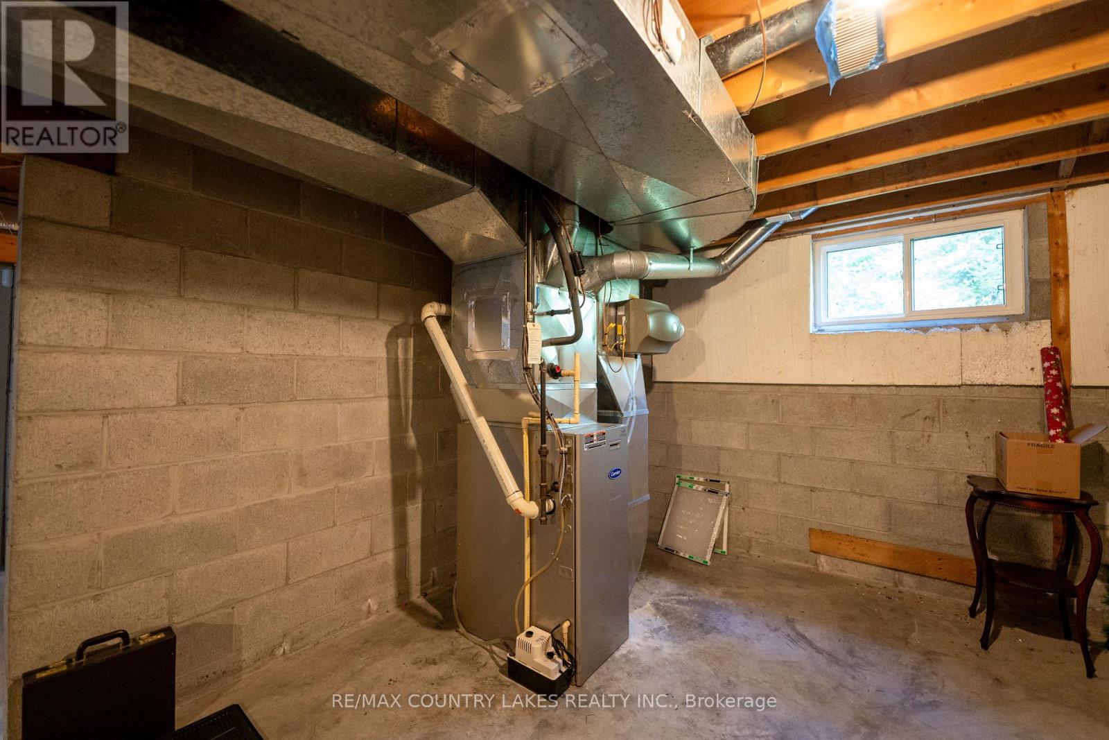 Photo 18 of 94 Laidlaw Street N, Brock ON