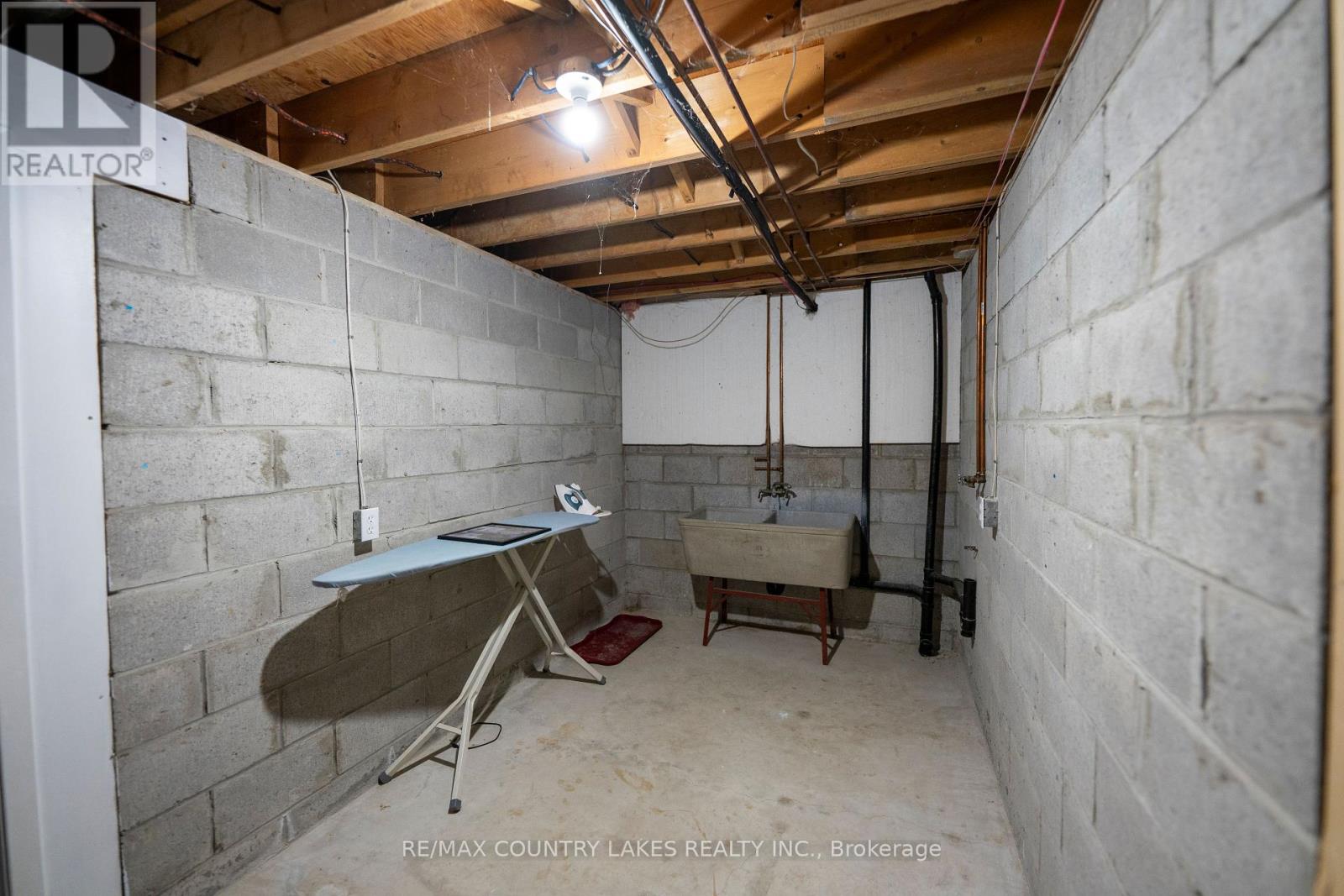Photo 19 of 94 Laidlaw Street N, Brock ON
