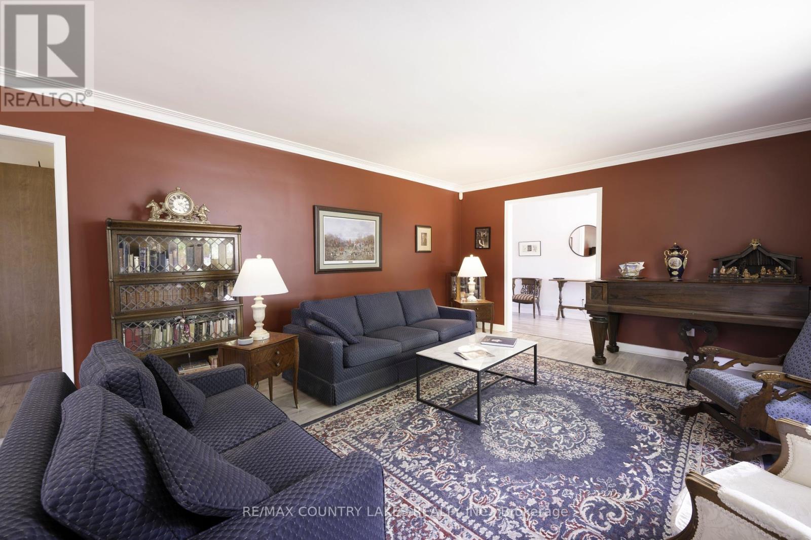 Photo 6 of 94 Laidlaw Street N, Brock ON