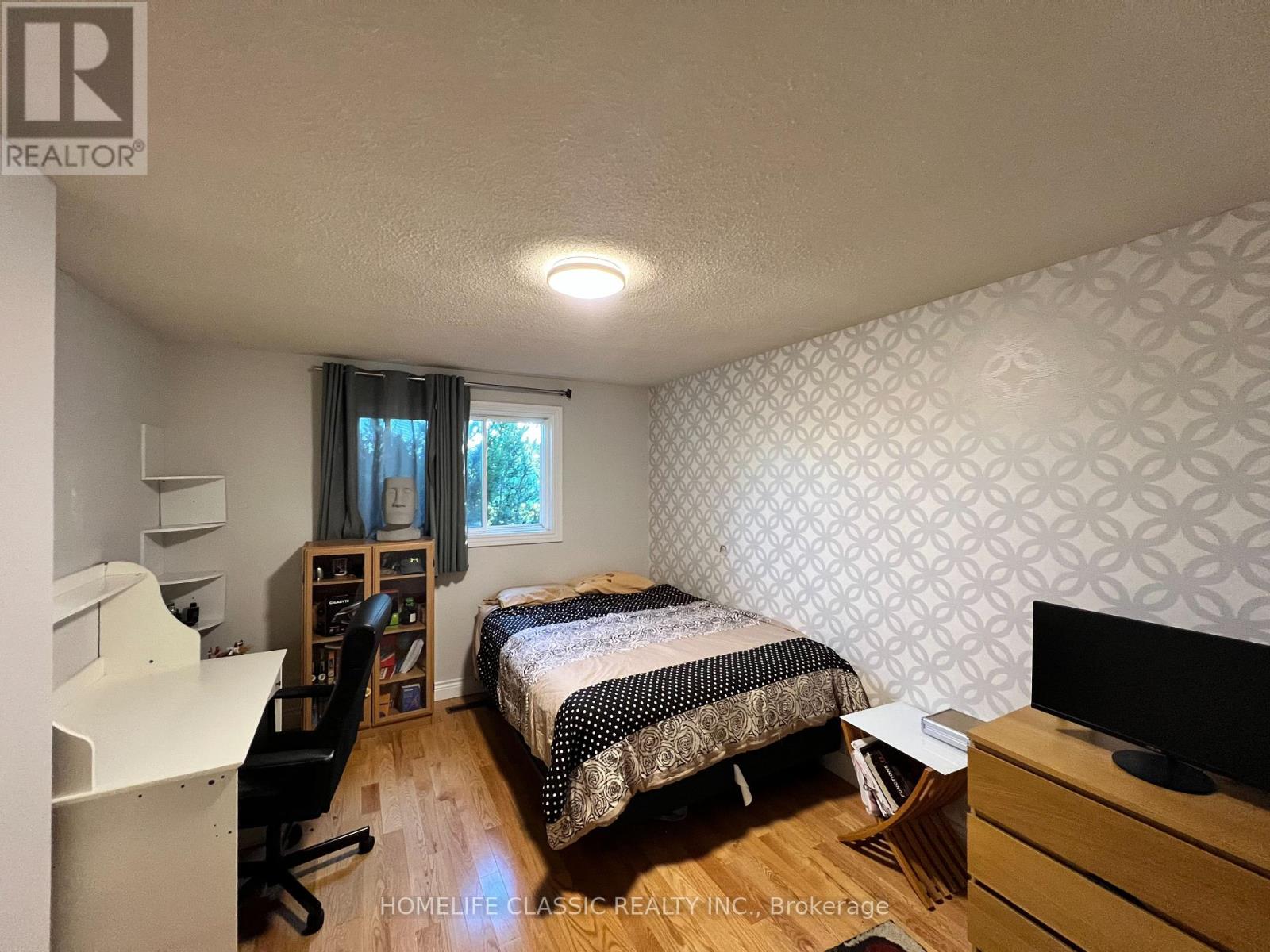 Photo 10 of Main Floor 972 Krista Court, Newmarket ON