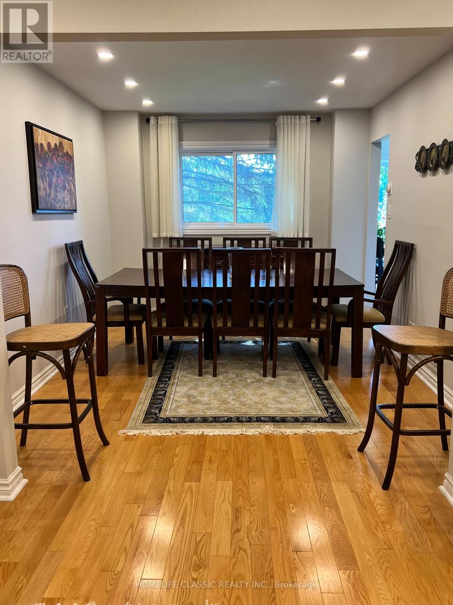 Photo 4 of Main Floor 972 Krista Court, Newmarket ON