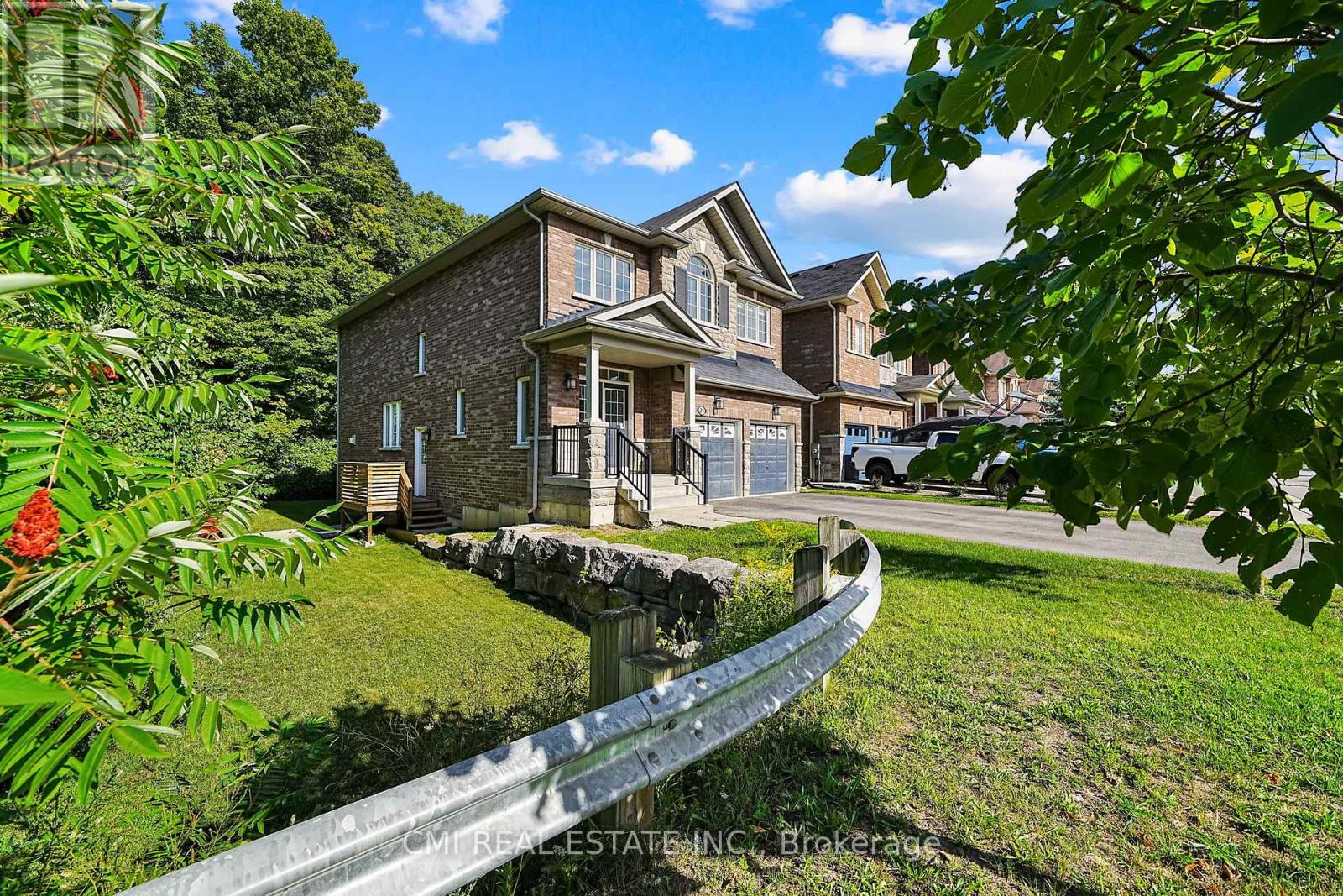 Photo 3 of 21 Scotia Road, Georgina ON