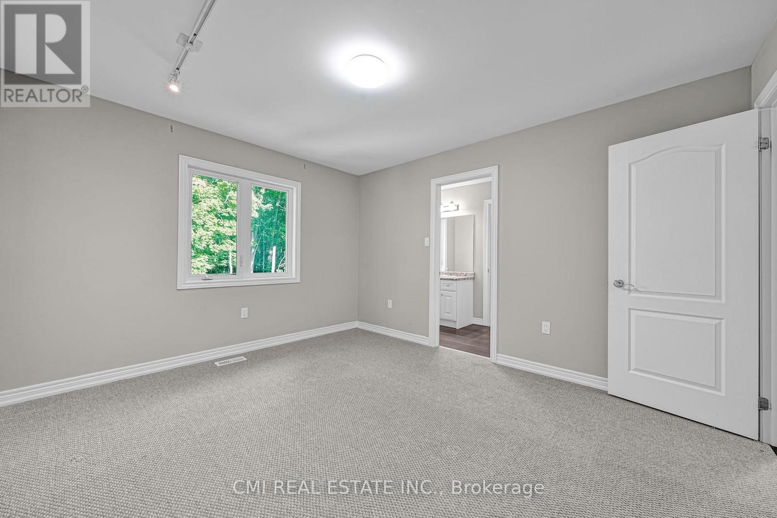Photo 31 of 21 Scotia Road, Georgina ON