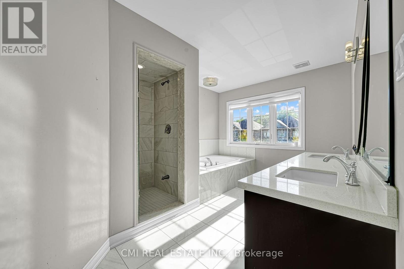 Photo 33 of 21 Scotia Road, Georgina ON