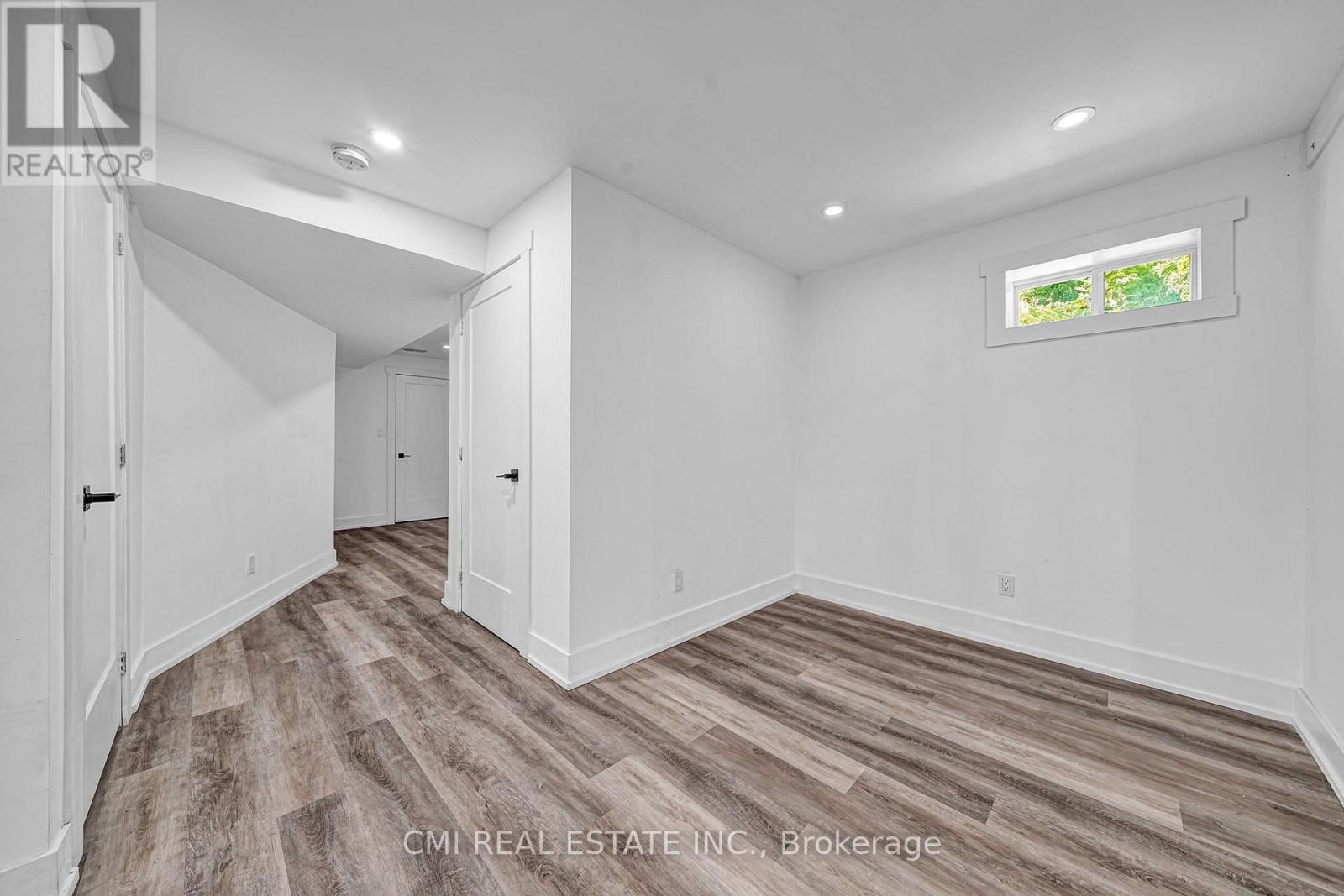 Photo 38 of 21 Scotia Road, Georgina ON