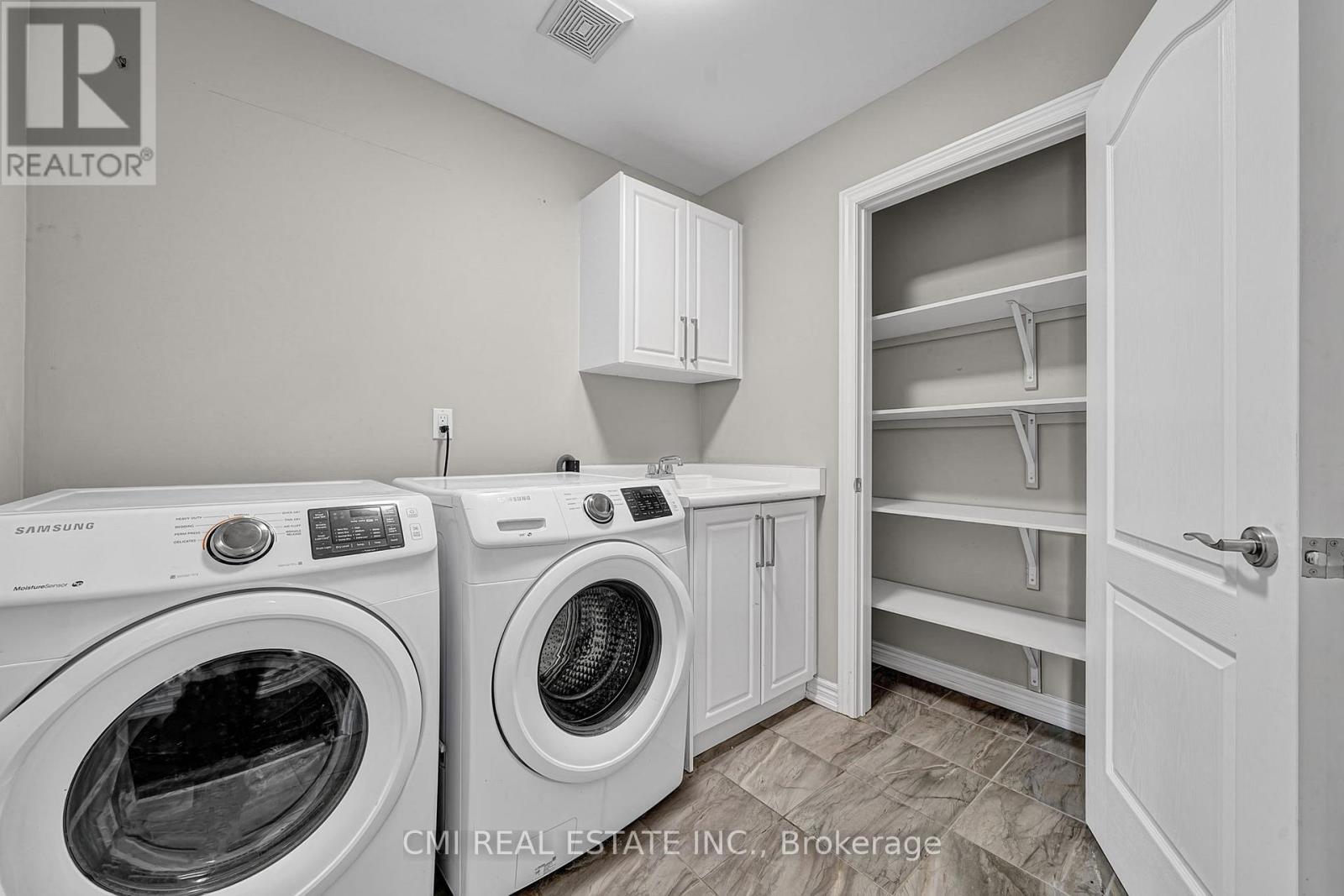 Photo 39 of 21 Scotia Road, Georgina ON