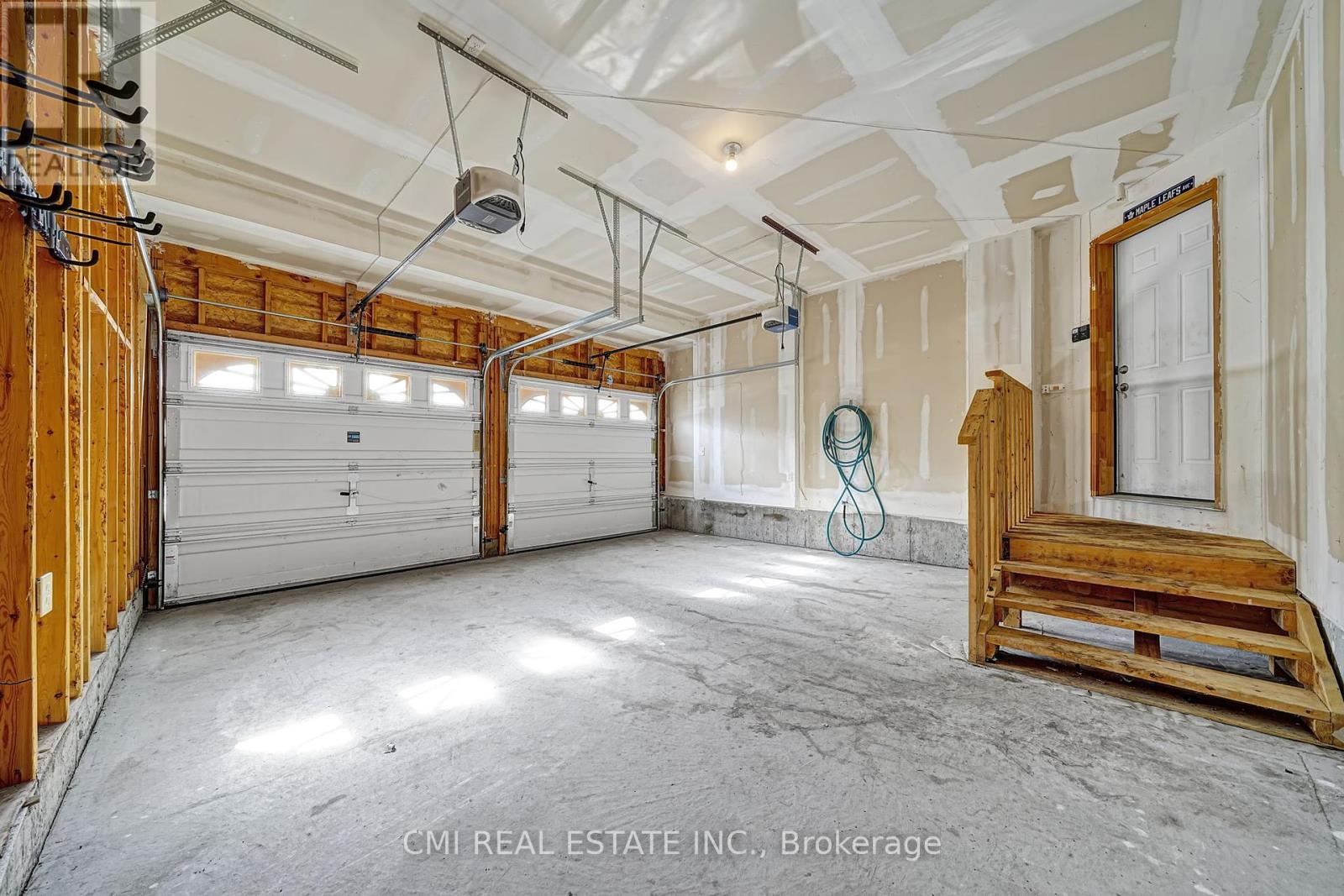 Photo 42 of 21 Scotia Road, Georgina ON