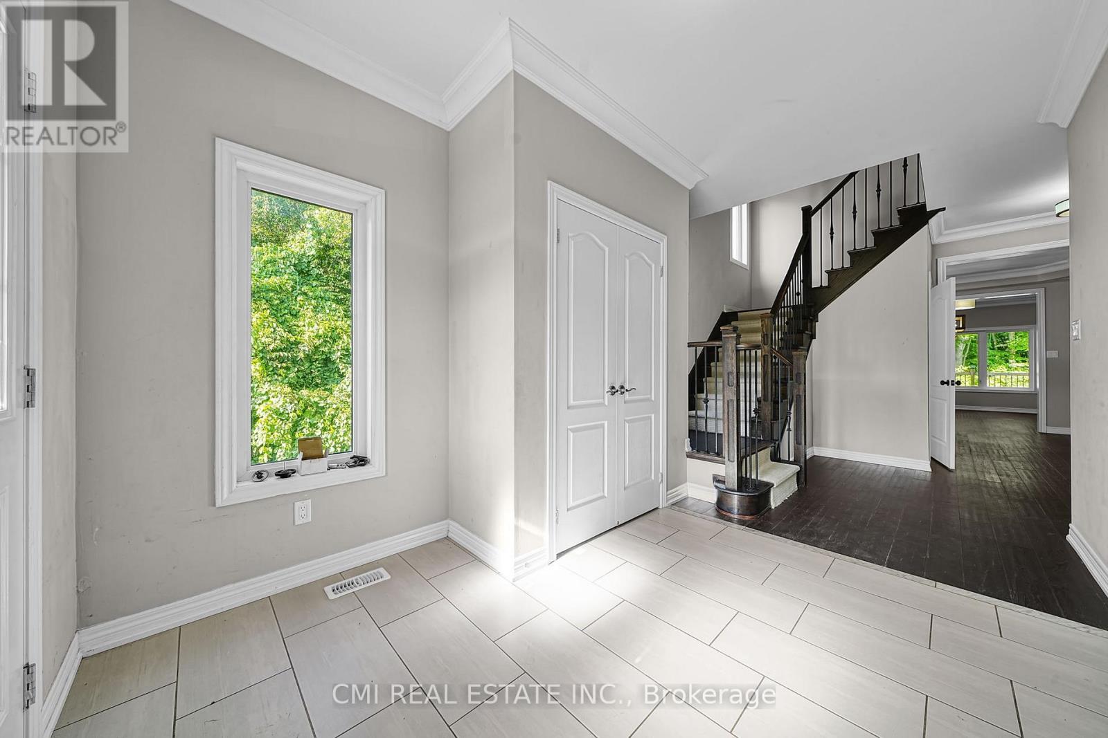 Photo 6 of 21 Scotia Road, Georgina ON