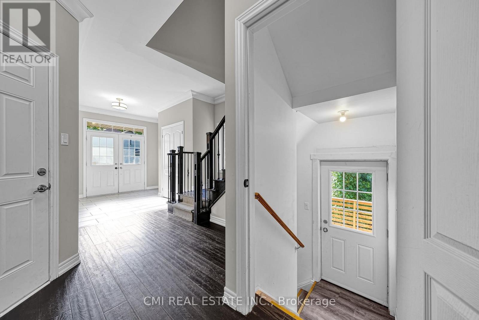 Photo 7 of 21 Scotia Road, Georgina ON