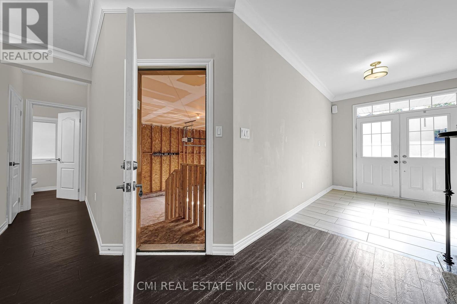 Photo 8 of 21 Scotia Road, Georgina ON