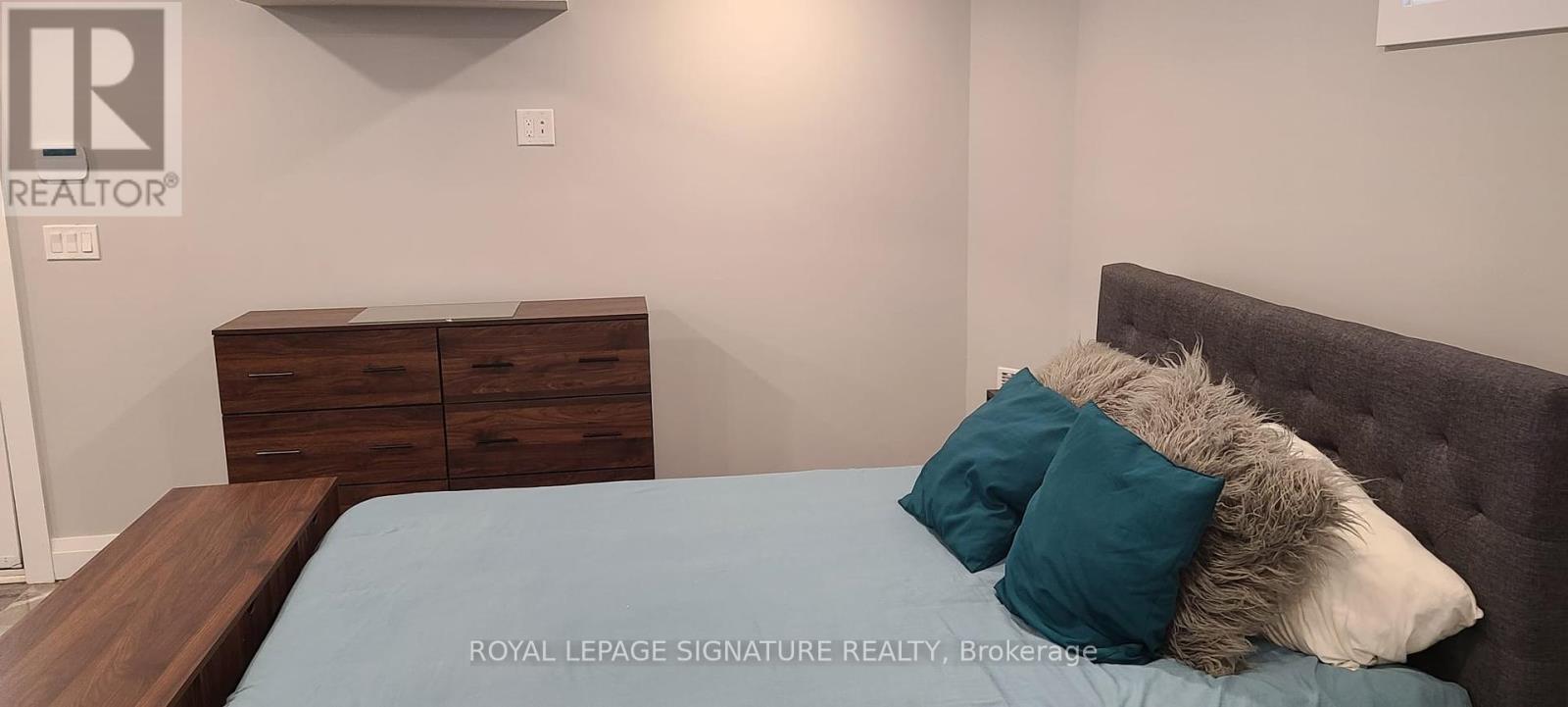 Photo 5 of Bsmt 45 William Street, Toronto ON