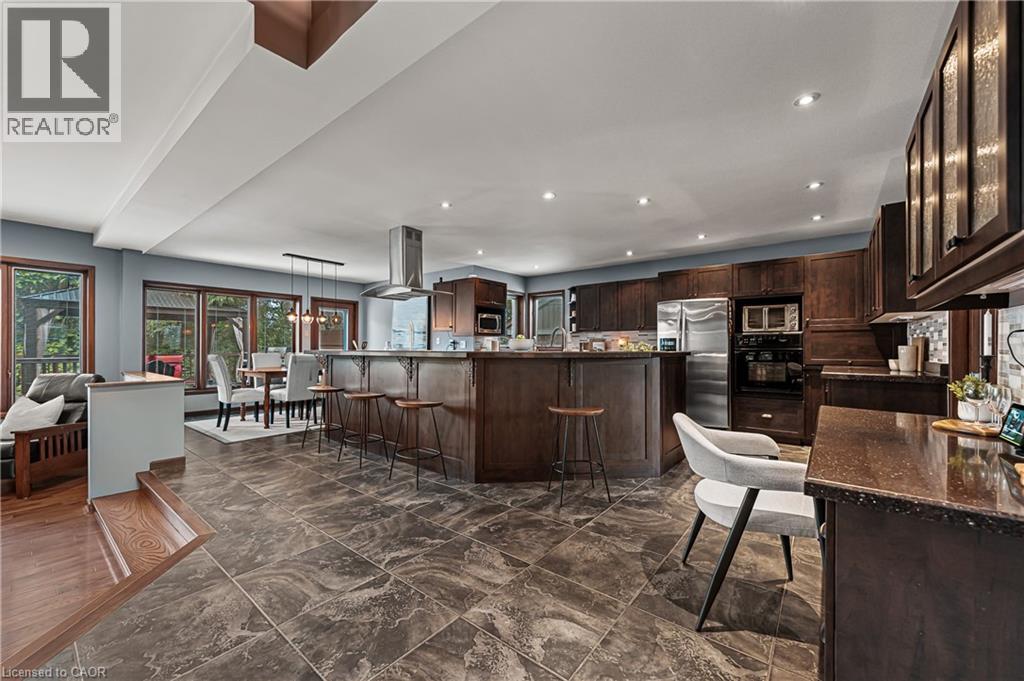 Photo 10 of 325 Wyecroft Boulevard, Waterloo ON