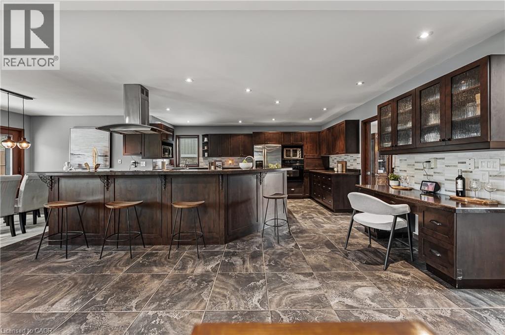 Photo 11 of 325 Wyecroft Boulevard, Waterloo ON