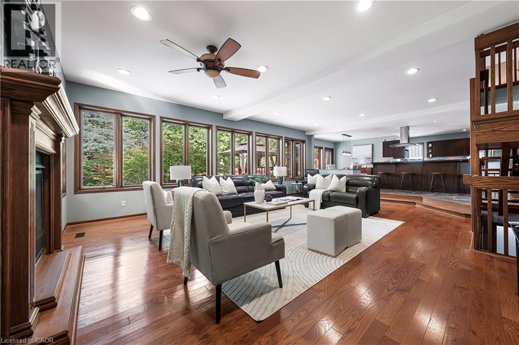 Photo 18 of 325 Wyecroft Boulevard, Waterloo ON