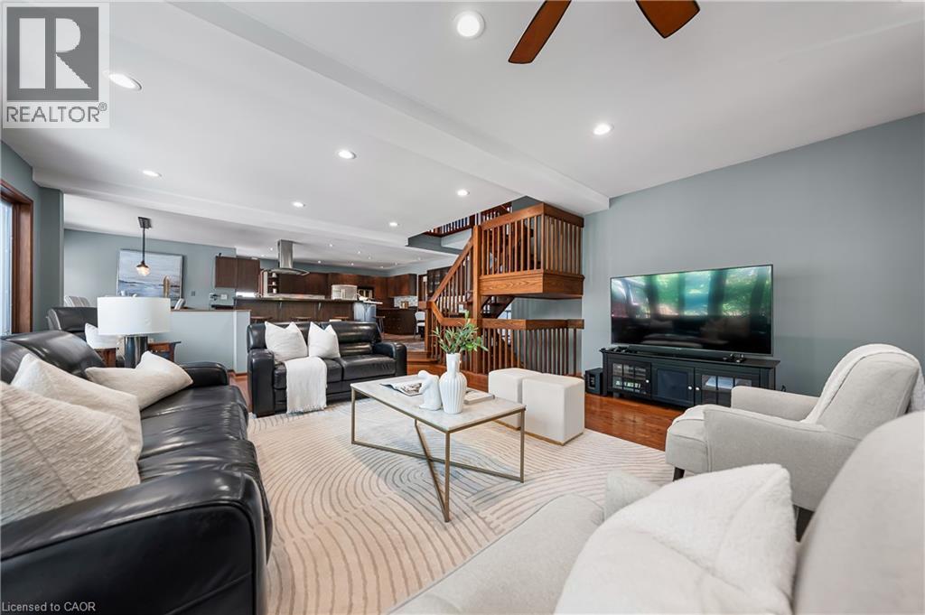 Photo 20 of 325 Wyecroft Boulevard, Waterloo ON