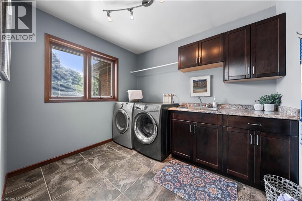 Photo 23 of 325 Wyecroft Boulevard, Waterloo ON