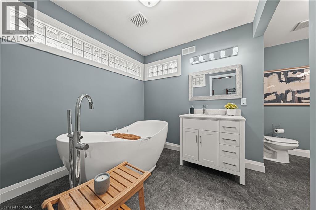 Photo 26 of 325 Wyecroft Boulevard, Waterloo ON