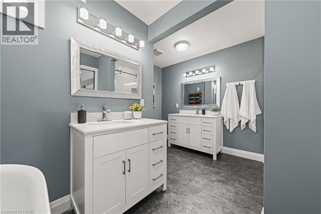 Photo 28 of 325 Wyecroft Boulevard, Waterloo ON