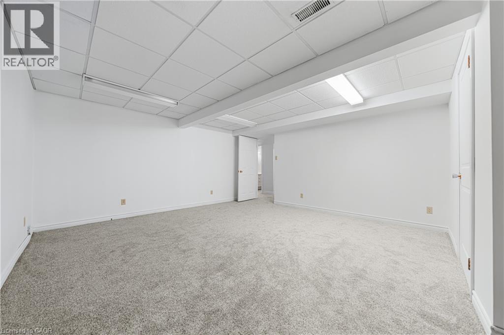 Photo 38 of 325 Wyecroft Boulevard, Waterloo ON