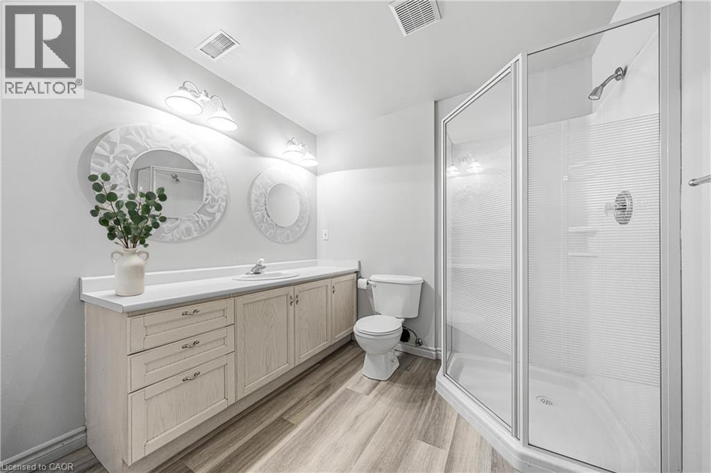 Photo 40 of 325 Wyecroft Boulevard, Waterloo ON