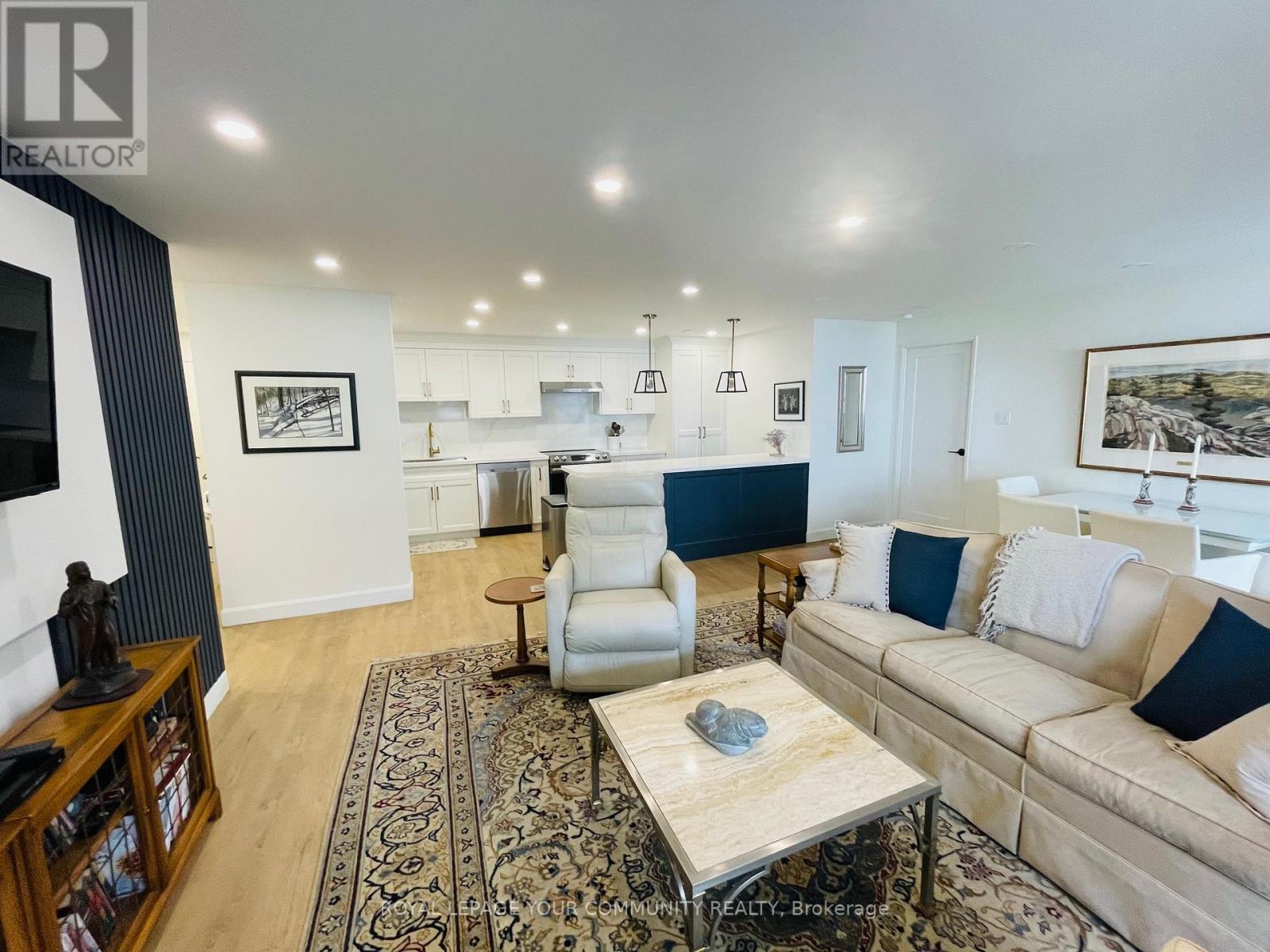 Photo 8 of 1004 50 Inverlochy Boulevard, Markham ON