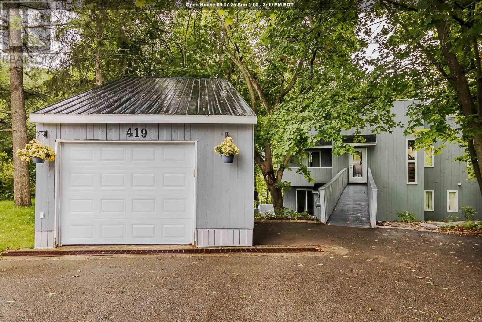 Photo 1 of 419 Macdonald Ave, Sault Ste Marie ON