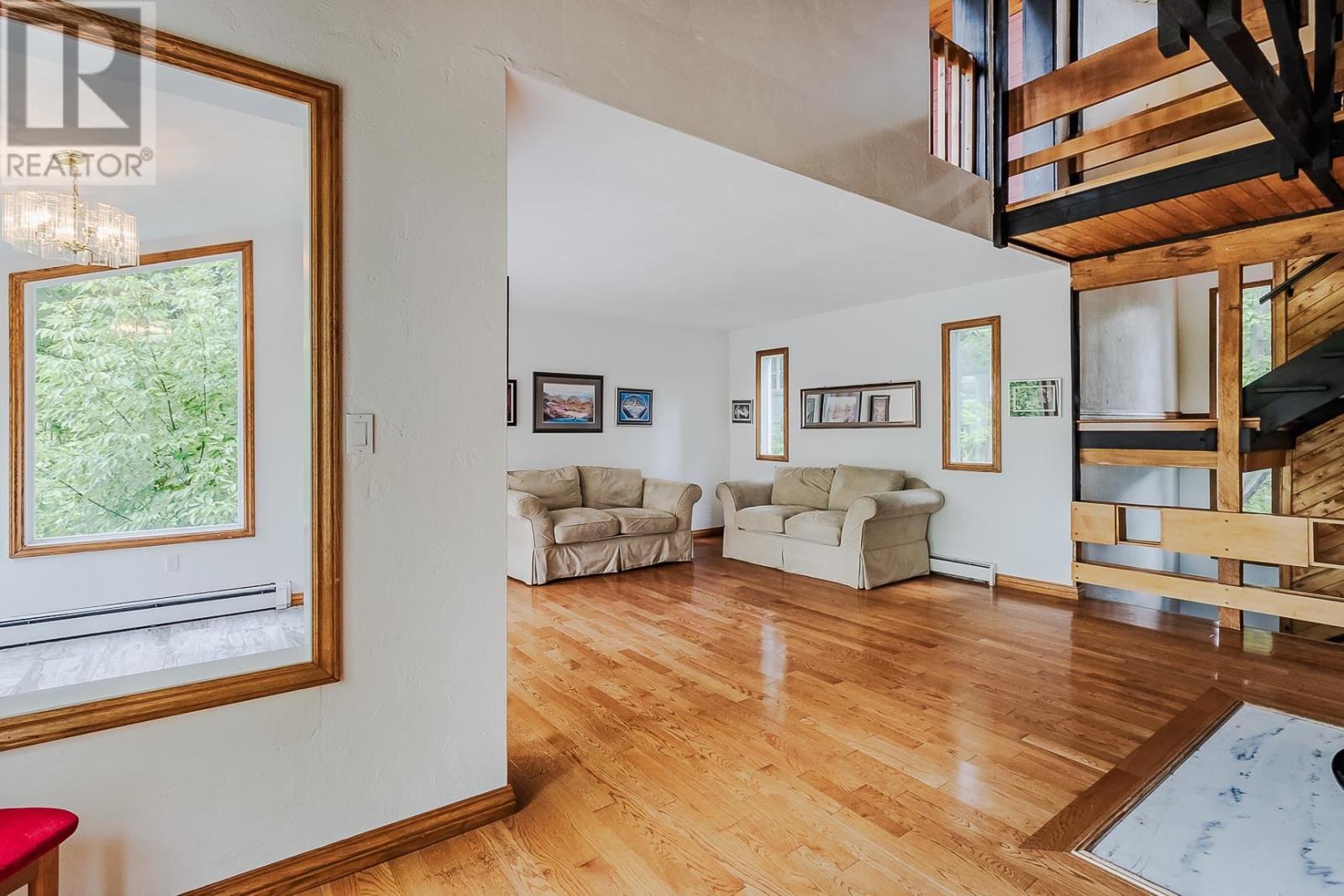 Photo 18 of 419 Macdonald Ave, Sault Ste Marie ON