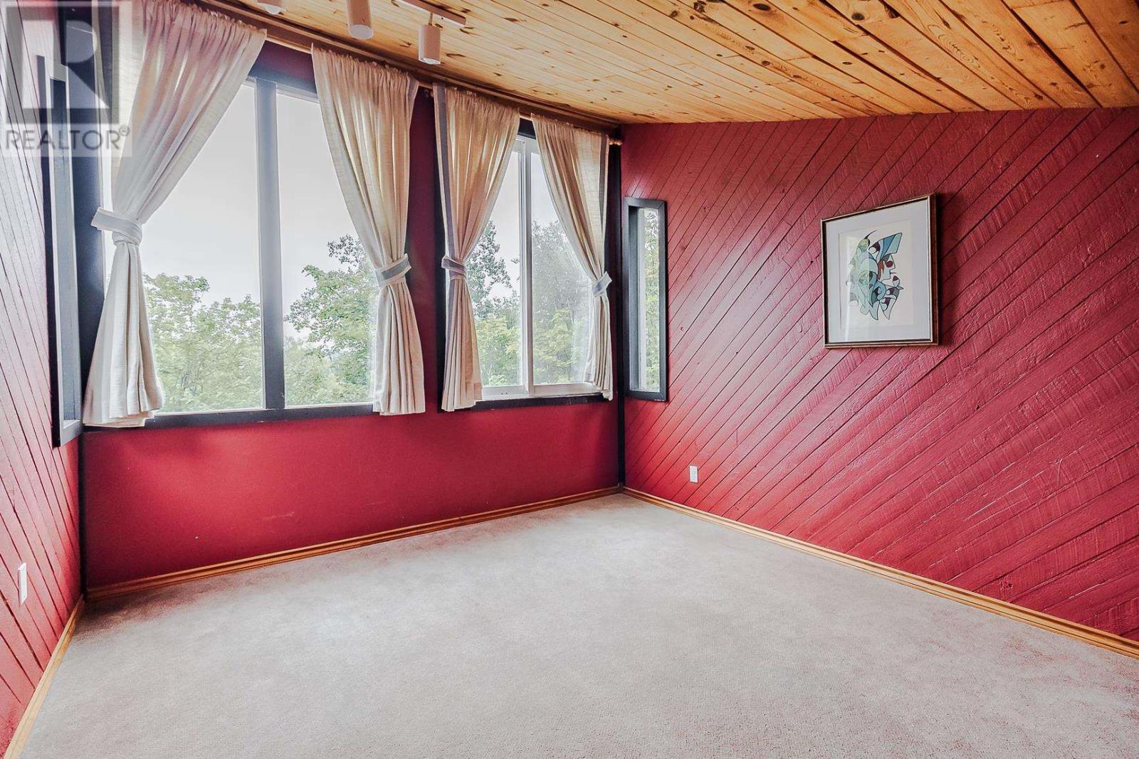 Photo 23 of 419 Macdonald Ave, Sault Ste Marie ON