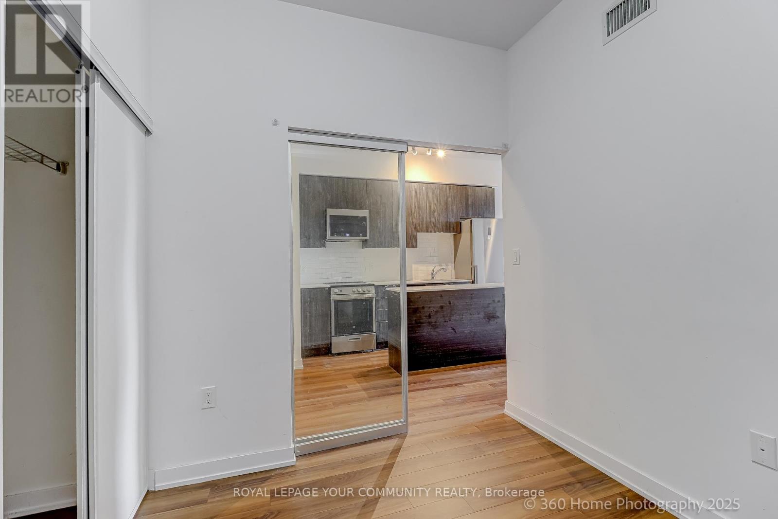Photo 24 of 506 2433 Dufferin Street, Toronto ON