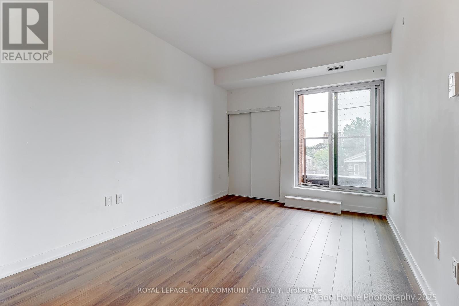 Photo 19 of 506 2433 Dufferin Street, Toronto ON
