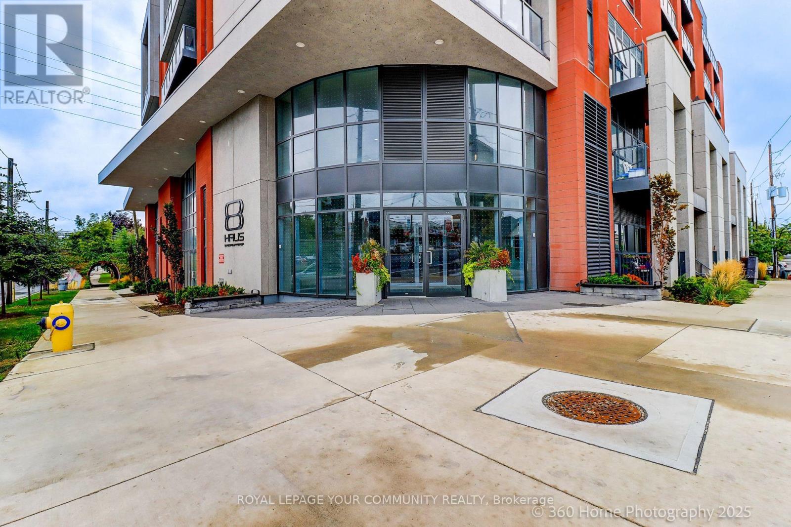 Photo 2 of 506 2433 Dufferin Street, Toronto ON