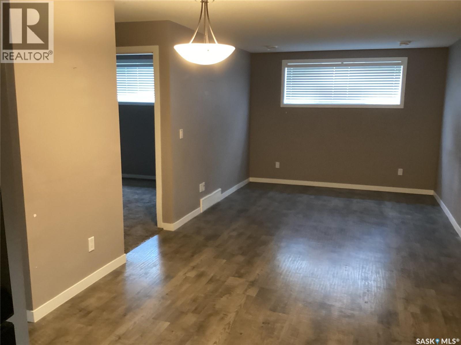 Photo 3 of 69 5004 James Hill Road, Regina SK