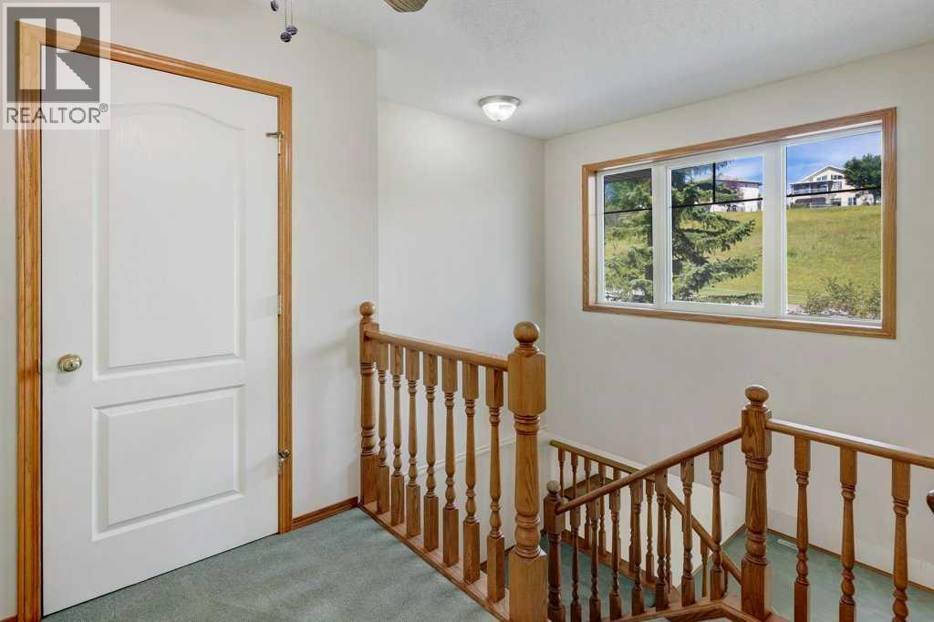 Photo 22 of 59 Edgeridge Terrace Nw, Calgary AB