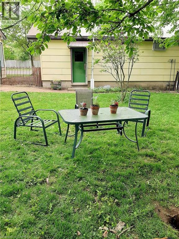 Photo 12 of 976 Stone Church Road E, Hamilton ON