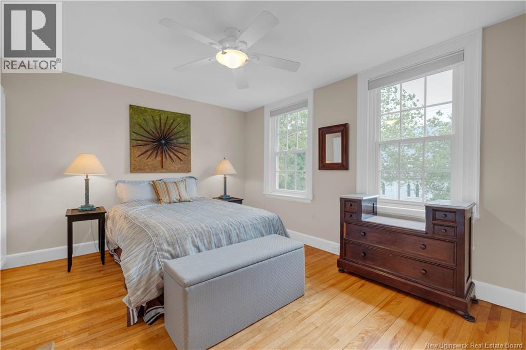 204 MONTAGUE STREET - 21