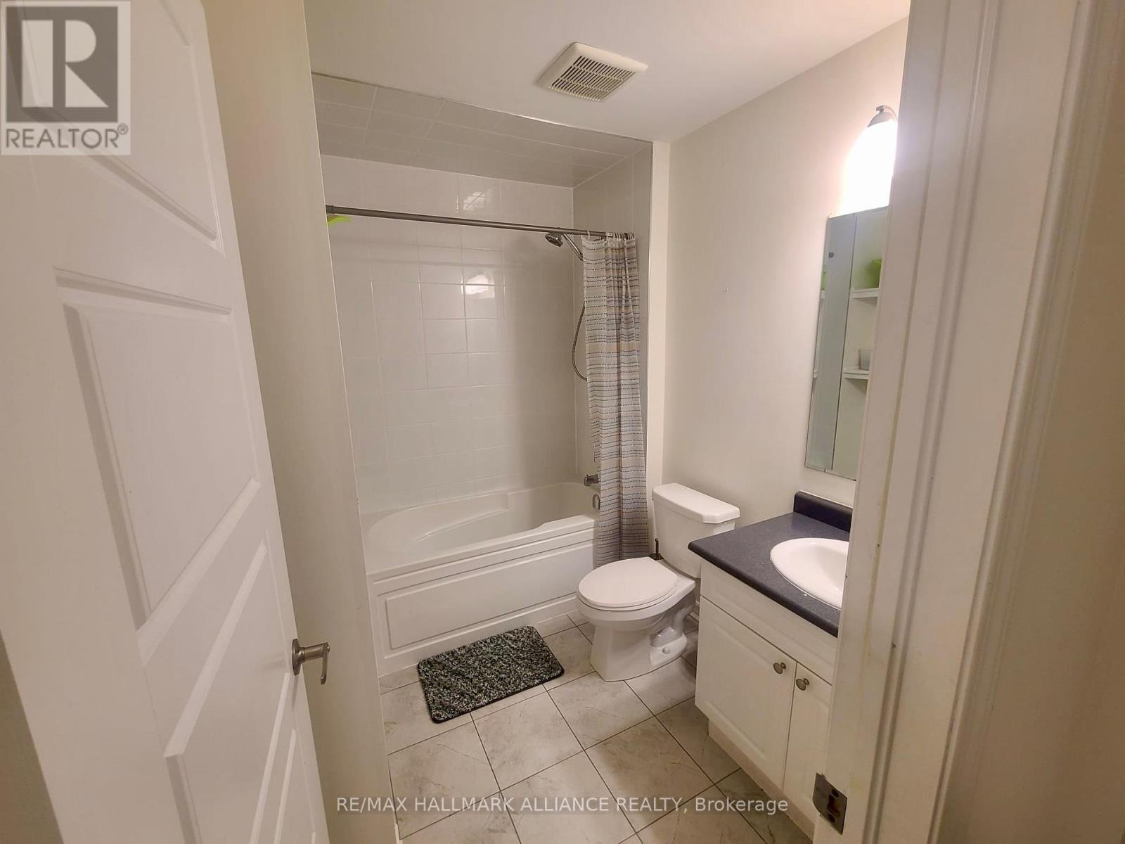 Photo 15 of 65 1000 Asleton Boulevard, Milton ON